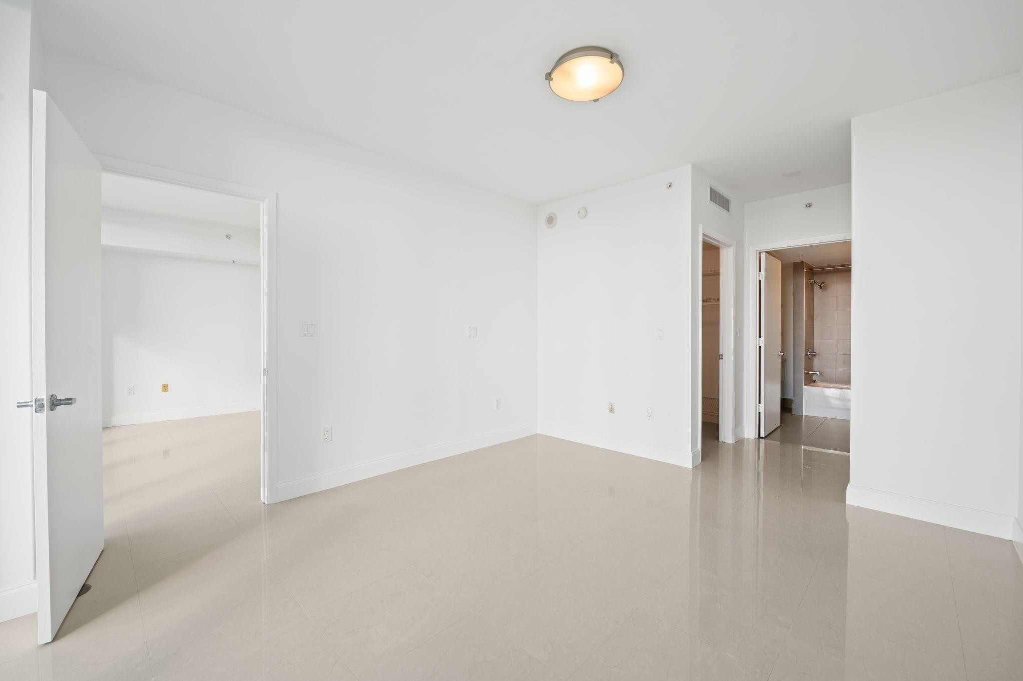 92 Southwest 3rd Street, Unit 1807 Miami, FL 33130 - Photo 23 of 50 Photo 22