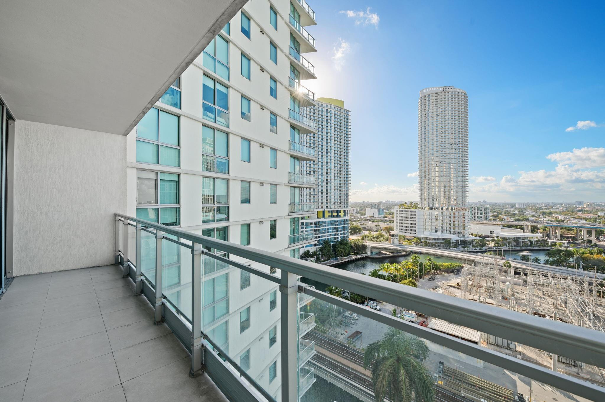92 Southwest 3rd Street, Unit 1807 Miami, FL 33130 - Photo 29 of 50 Photo 28