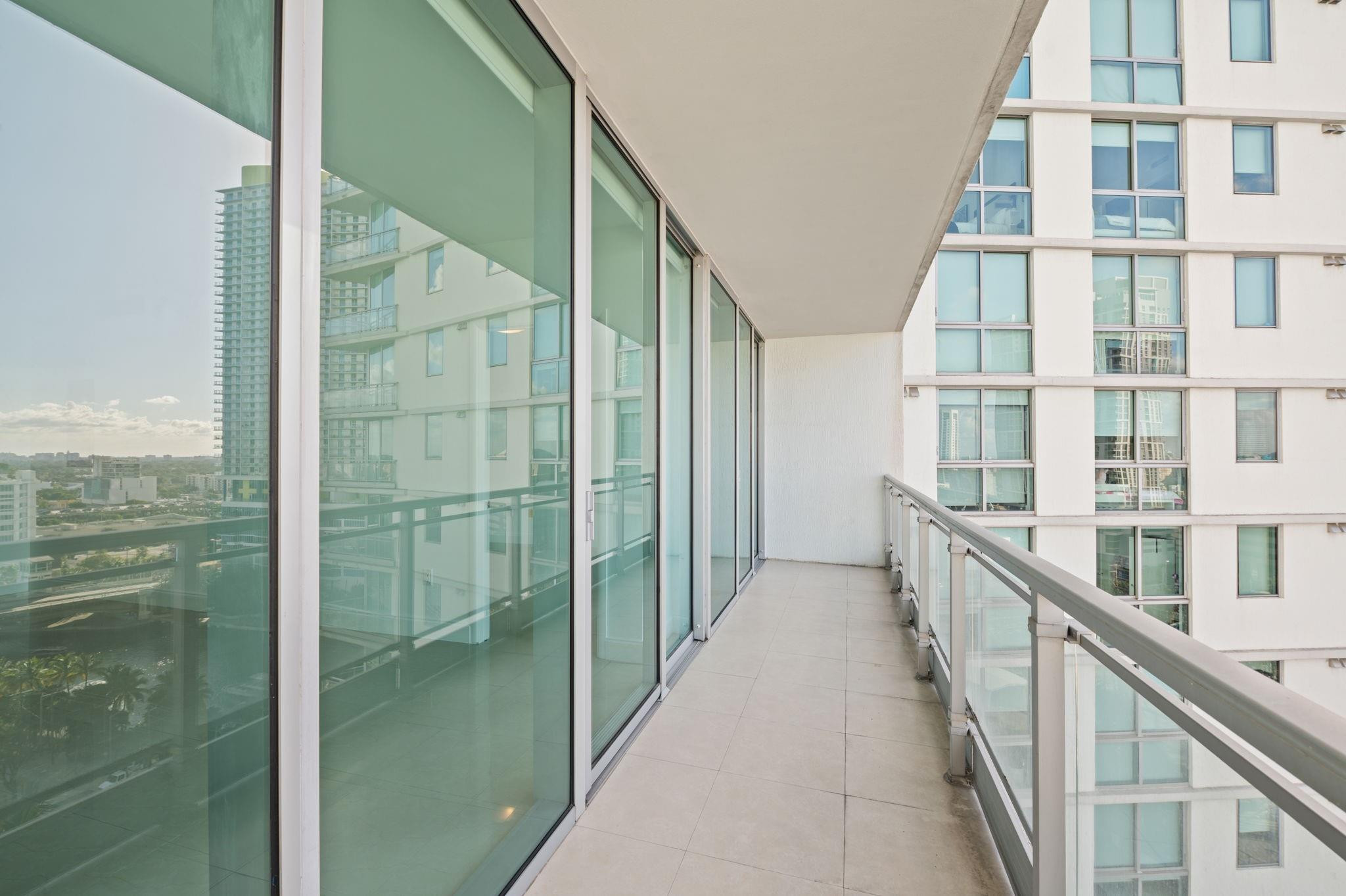 92 Southwest 3rd Street, Unit 1807 Miami, FL 33130 - Photo 32 of 50 Photo 31