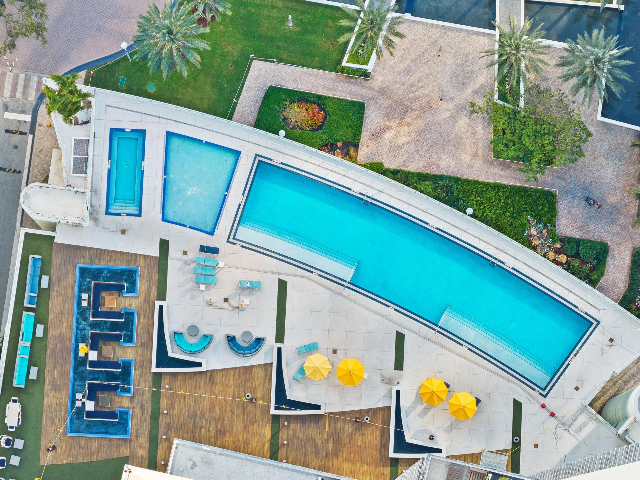 92 Southwest 3rd Street, Unit 1807 Miami, FL 33130 - Photo 34 of 50 POOL AREA