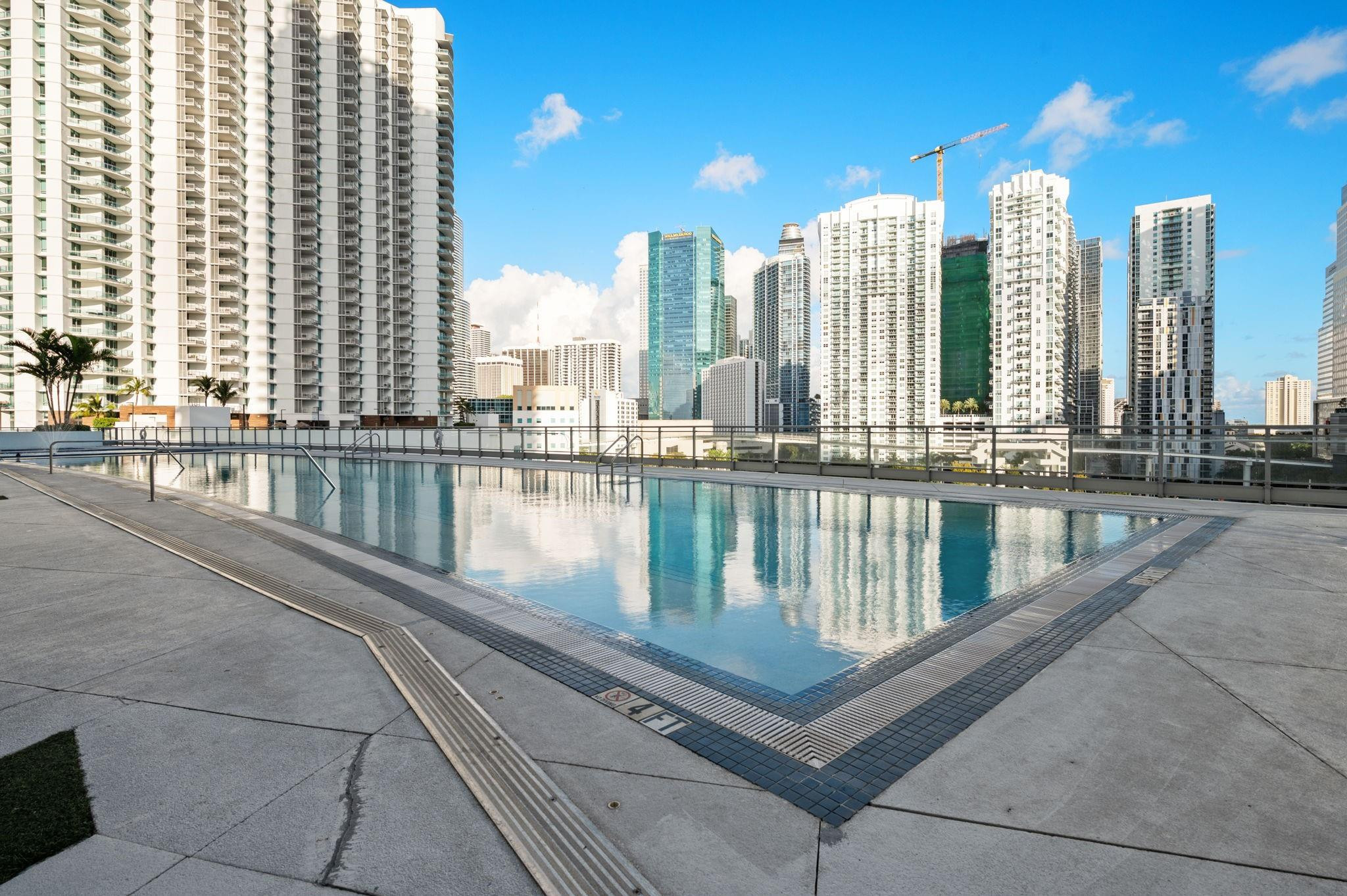 92 Southwest 3rd Street, Unit 1807 Miami, FL 33130 - Photo 43 of 50 HEATED POOL