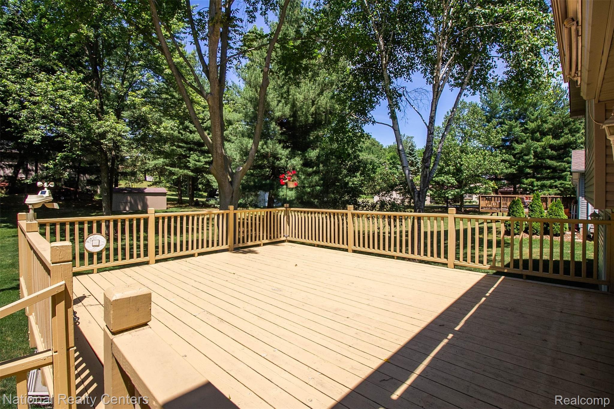 4171 England Beach Road White Lake, MI 48383 - Photo 37 of 41 36.jpg