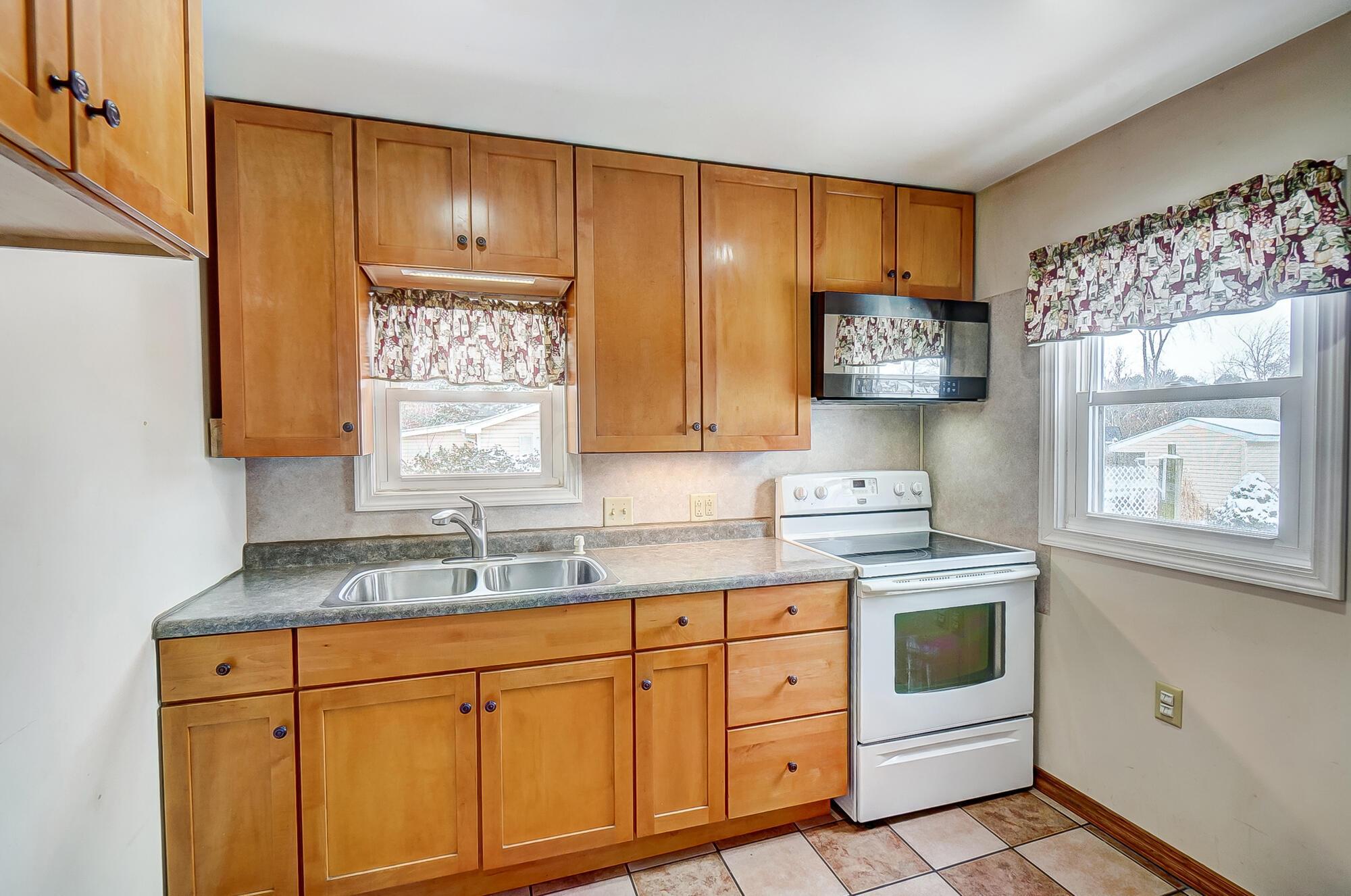 2334 North Thayer Road Lima, OH 45801 - Photo 15 of 39 Kitchen