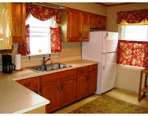11 Old Fort Road Newport, RI 02840 - Photo 5 of 8 Kitchen.