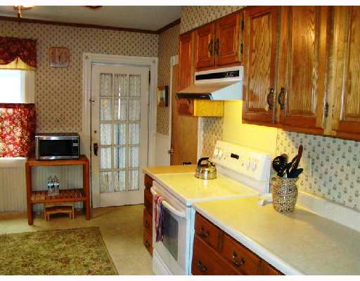 11 Old Fort Road Newport, RI 02840 - Photo 6 of 8 Kitchen.