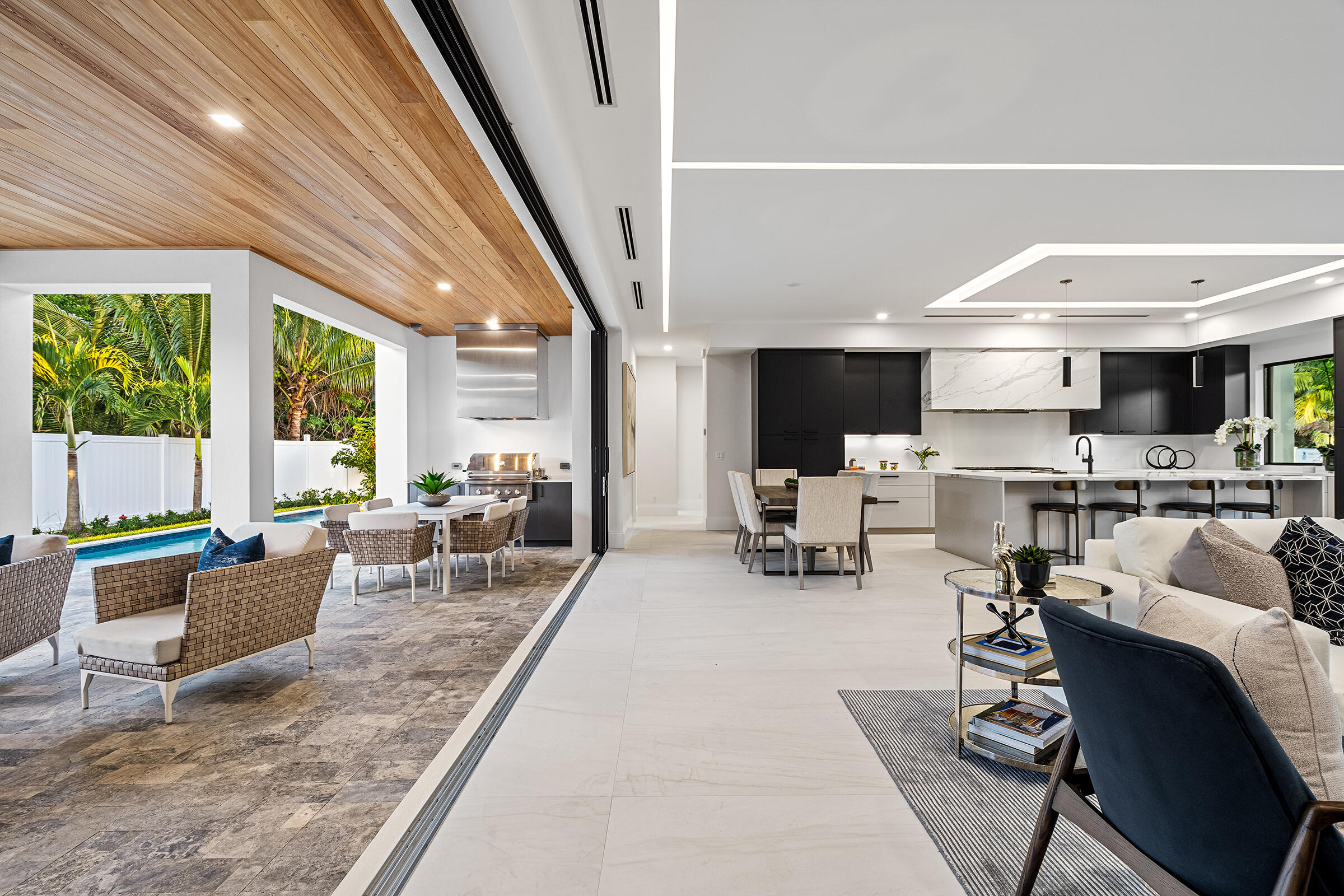 140 Pineapple Road Delray Beach, FL 33444 - Photo 12 of 35 GREATROOM_STRAIGHT