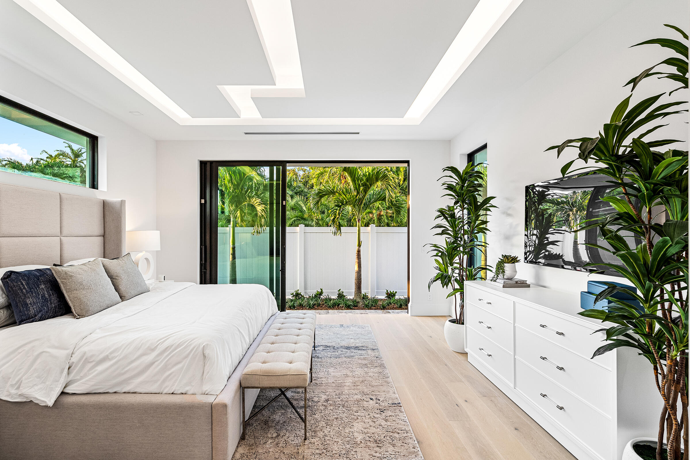 140 Pineapple Road Delray Beach, FL 33444 - Photo 19 of 35 PRIMARY_BEDROOM_STRAIGHT_DETAIL