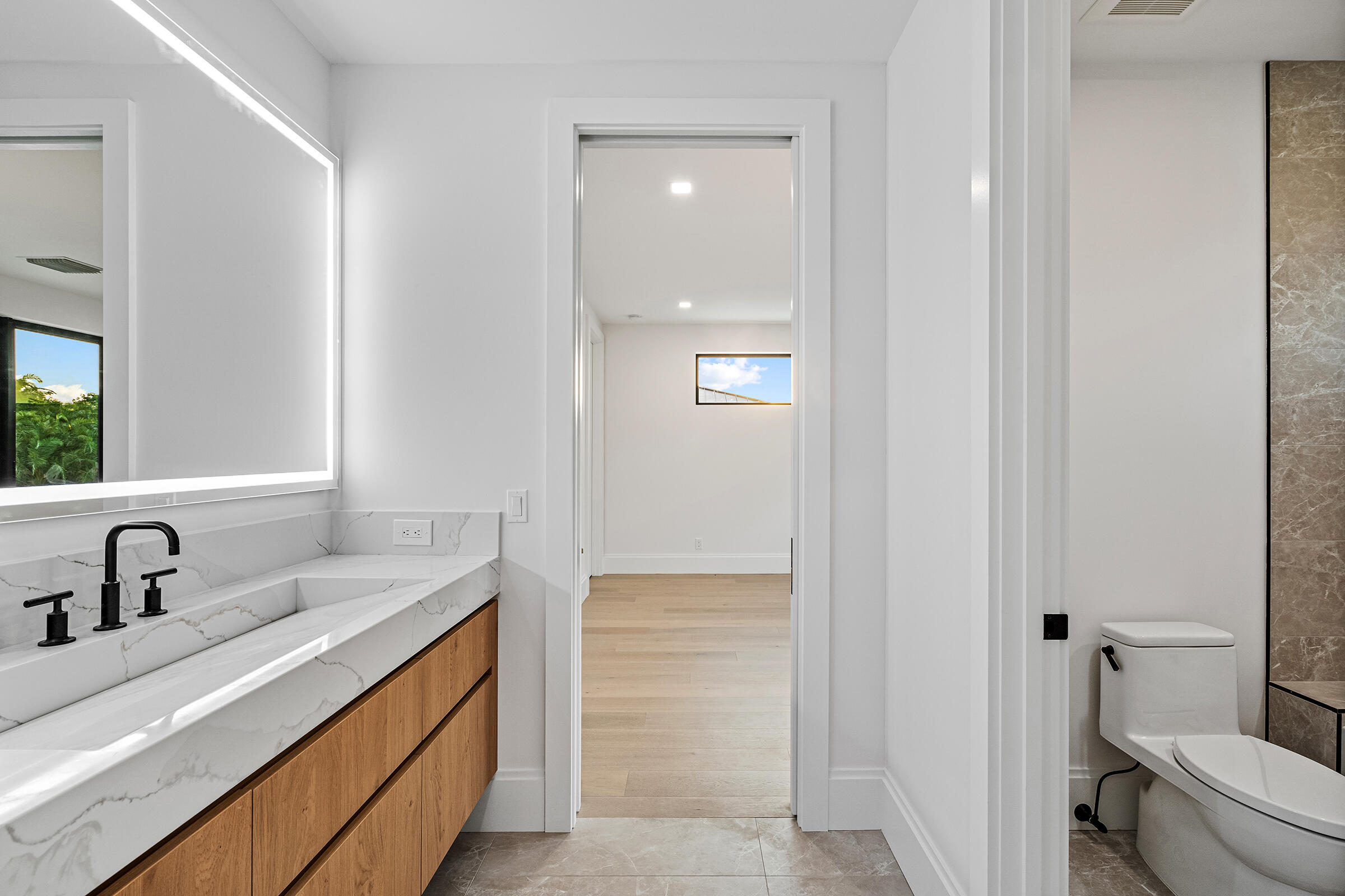 140 Pineapple Road Delray Beach, FL 33444 - Photo 29 of 35 BATHROOM_3_STRAIGHT