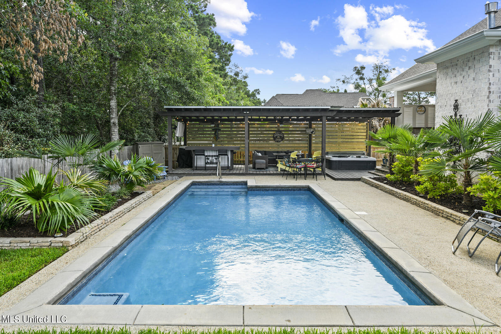 10788 East Taylor Road Gulfport, MS 39503 - Photo 5 of 25 10788 pool