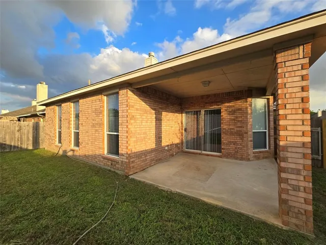 $2,500 | 624 Caravan Drive, Fort Worth, TX 76131