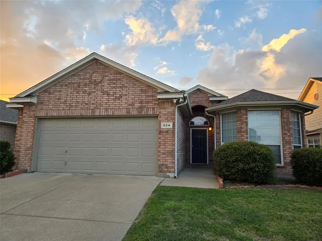 $2,500 | 624 Caravan Drive, Fort Worth, TX 76131