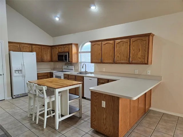 $2,500 | 624 Caravan Drive, Fort Worth, TX 76131