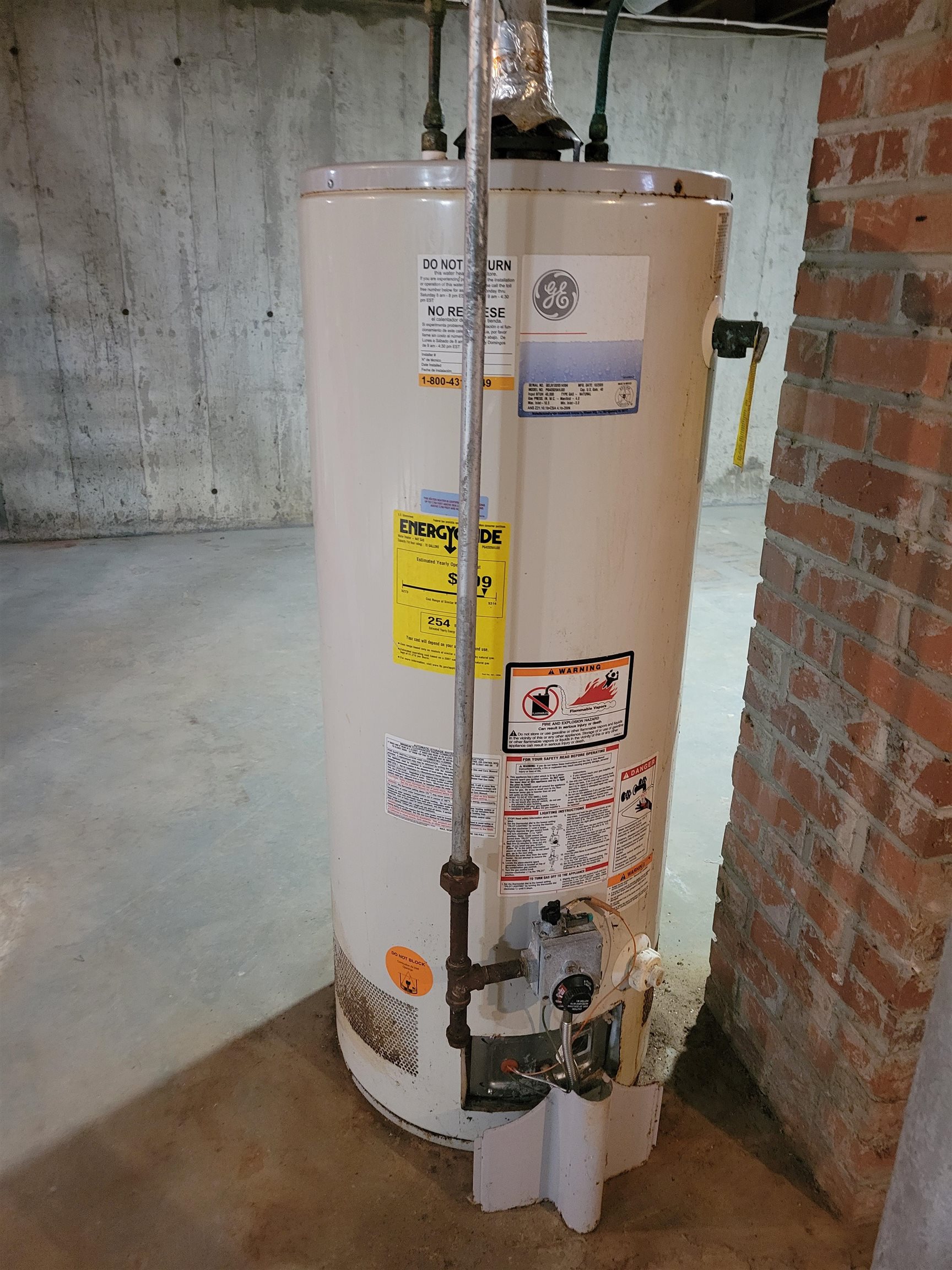 1352 Chartres Street LaSalle, IL 61301 - Photo 28 of 32 a close view of water heater room
