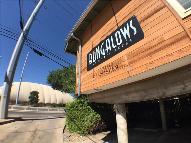 $825 | 2800 Cole Street, Unit 203C, Austin, TX 78705