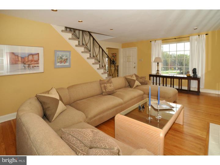131 Kingston Road Cheltenham, PA 19012 - Photo 2 of 18 Living Room
