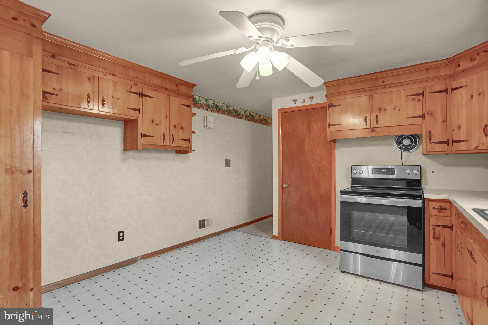 5 Scott Street Hanover, PA 17331 - Photo 9 of 41 Gallery Image 9
