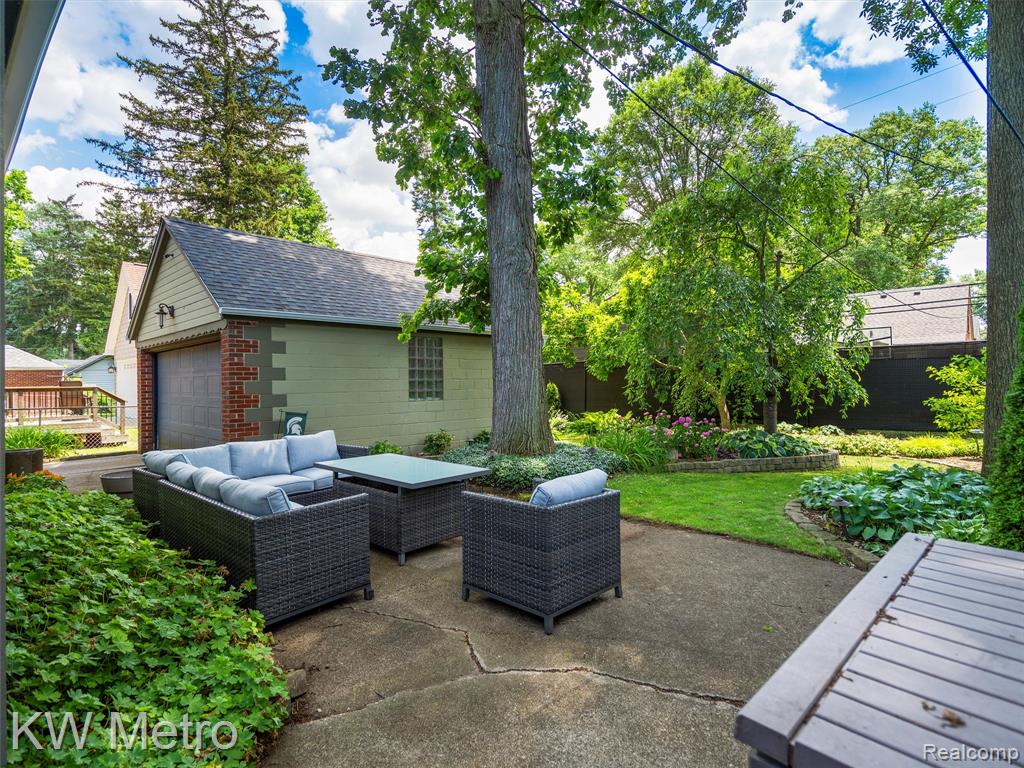 1877 Wiltshire Road Berkley, MI 48072 - Photo 14 of 44 Gallery Image 14