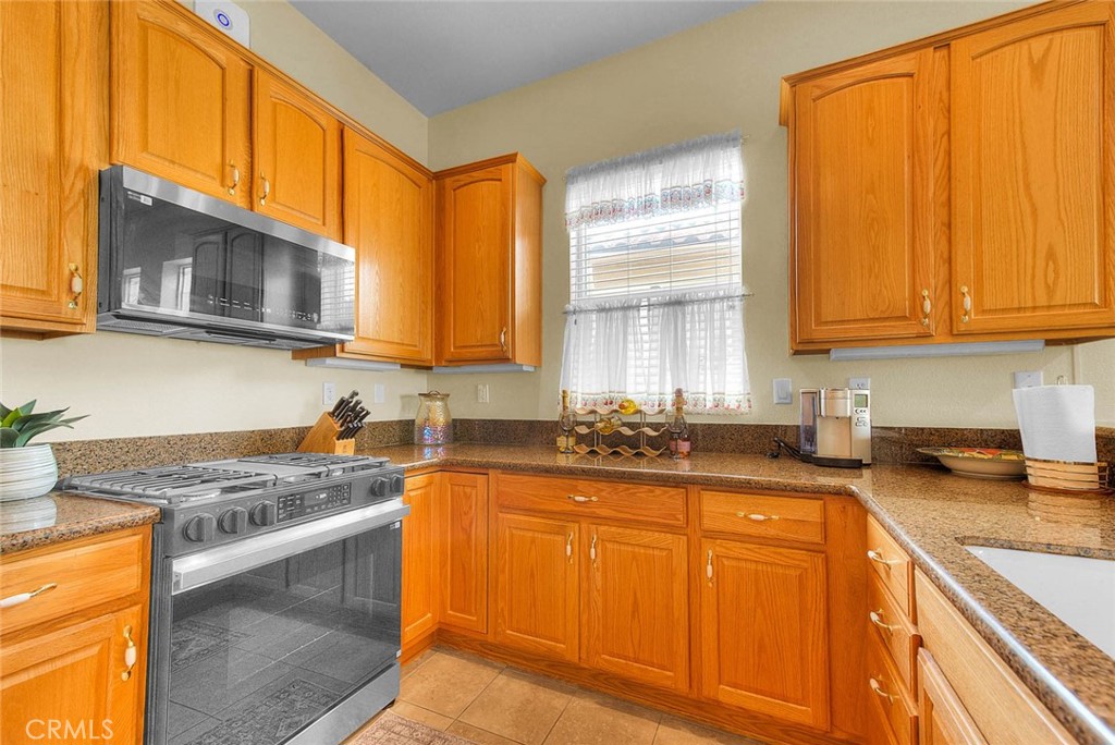 19360 Galloping Hill Road Apple Valley, CA 92308 - Photo 16 of 54