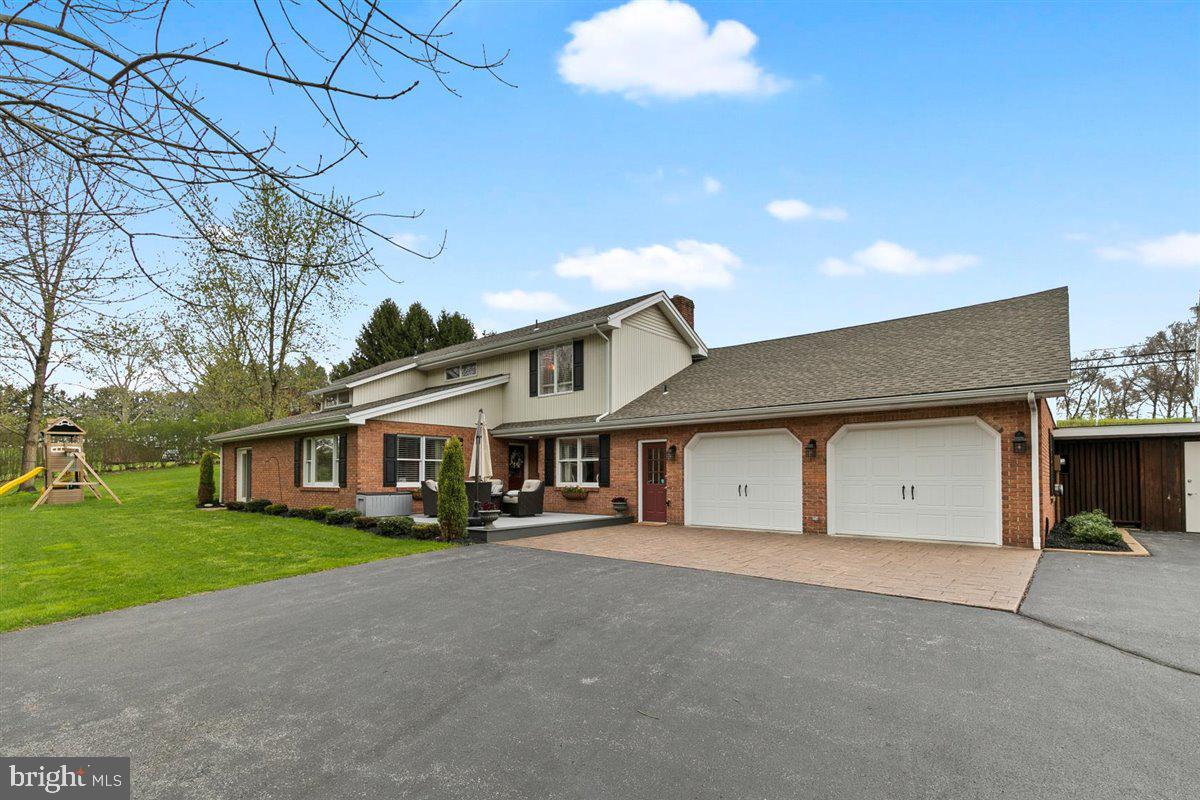 1389 Old Line Road Manheim, PA 17545 - Photo 4 of 77