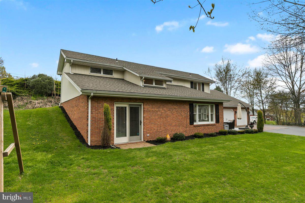 1389 Old Line Road Manheim, PA 17545 - Photo 5 of 77