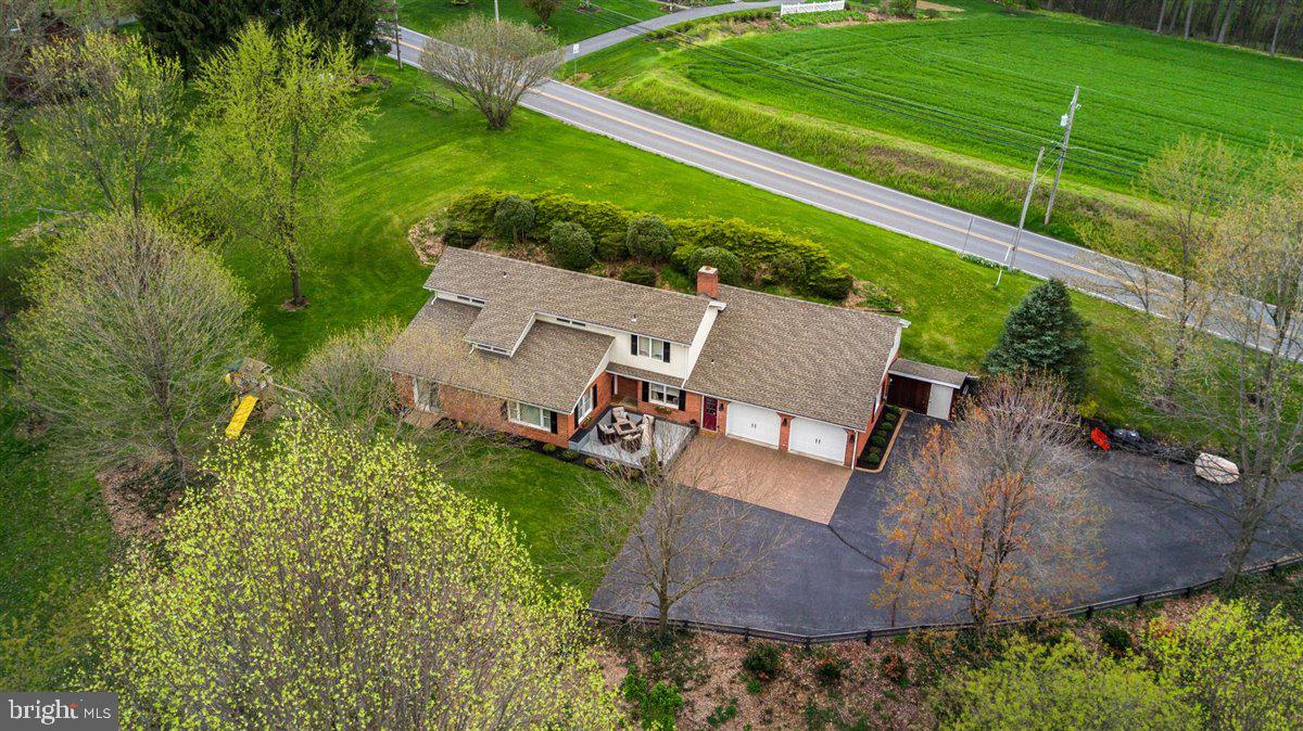 1389 Old Line Road Manheim, PA 17545 - Photo 8 of 77