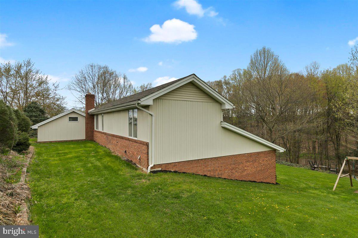 1389 Old Line Road Manheim, PA 17545 - Photo 10 of 77