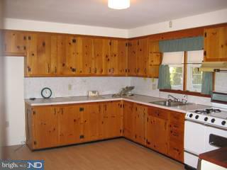 32 Valley Road Wyomissing, PA 19610 - Photo 2 of 4 Gallery Image 2