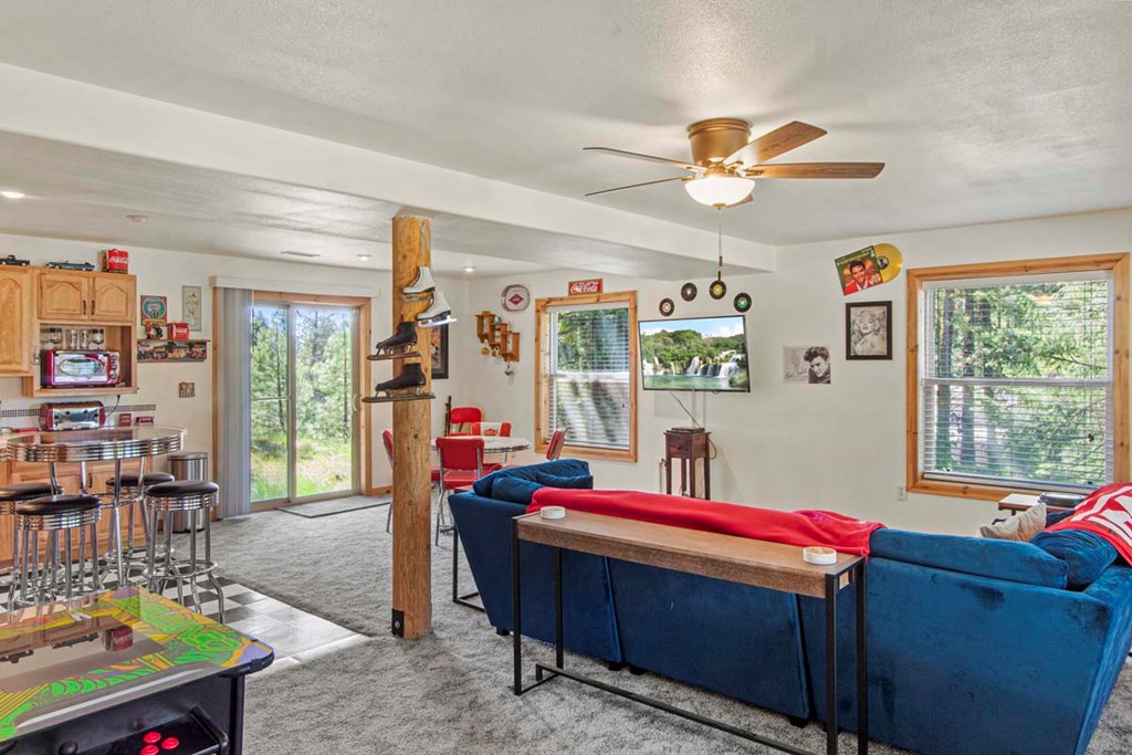 1650 Crown Point Parkway Cascade, ID 83611 - Photo 20 of 40 Primary En-Suite Bedroom