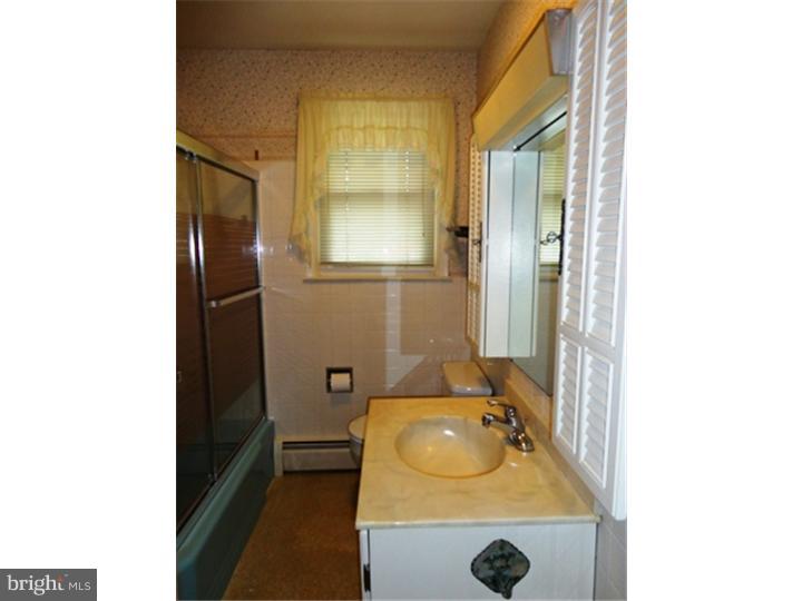 124 Keller Avenue Sinking Spring, PA 19608 - Photo 18 of 25 Bathroom