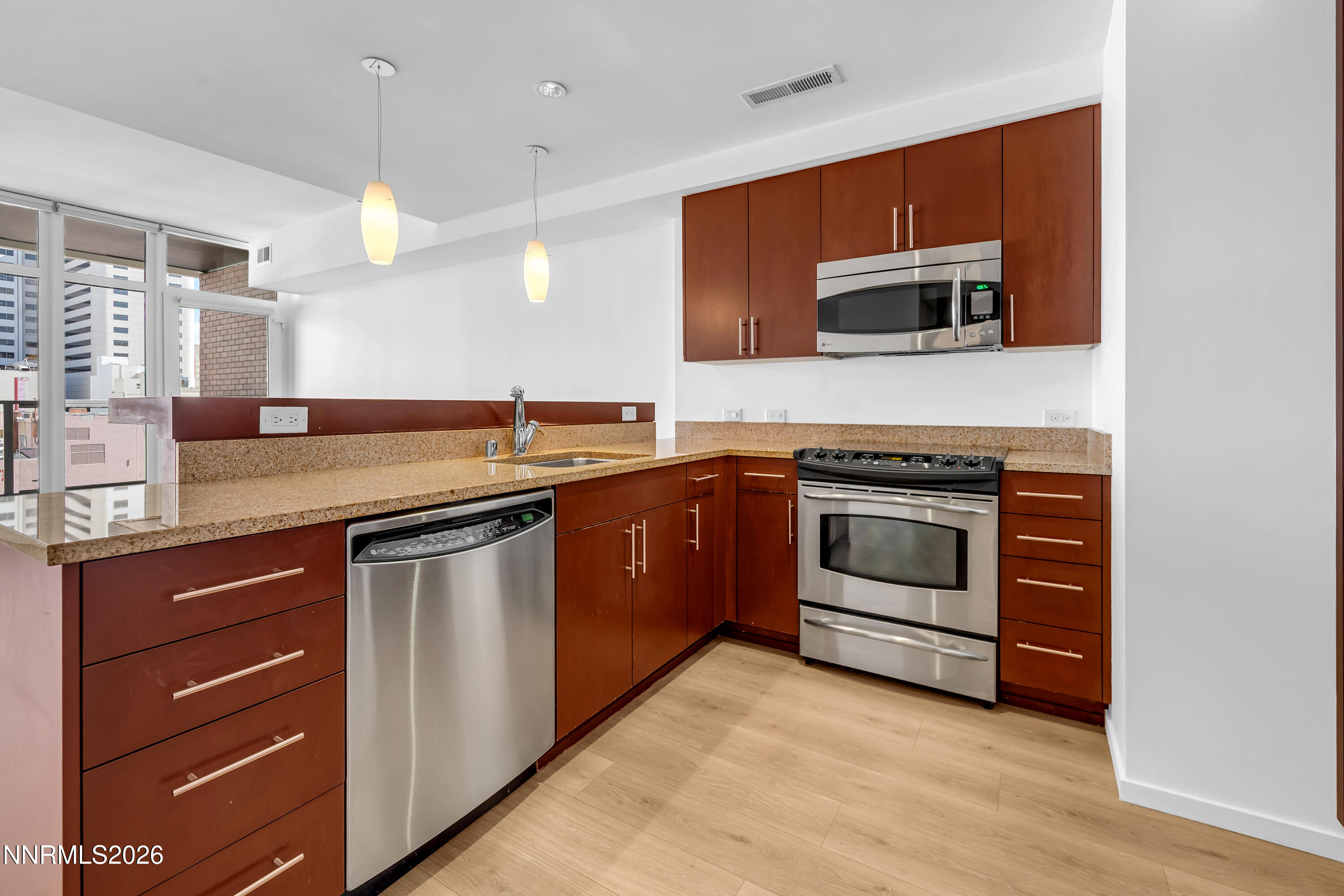 255 North Sierra Street, Unit 511 Reno, NV 89501 - Photo 7 of 37 NSierra255_511-002