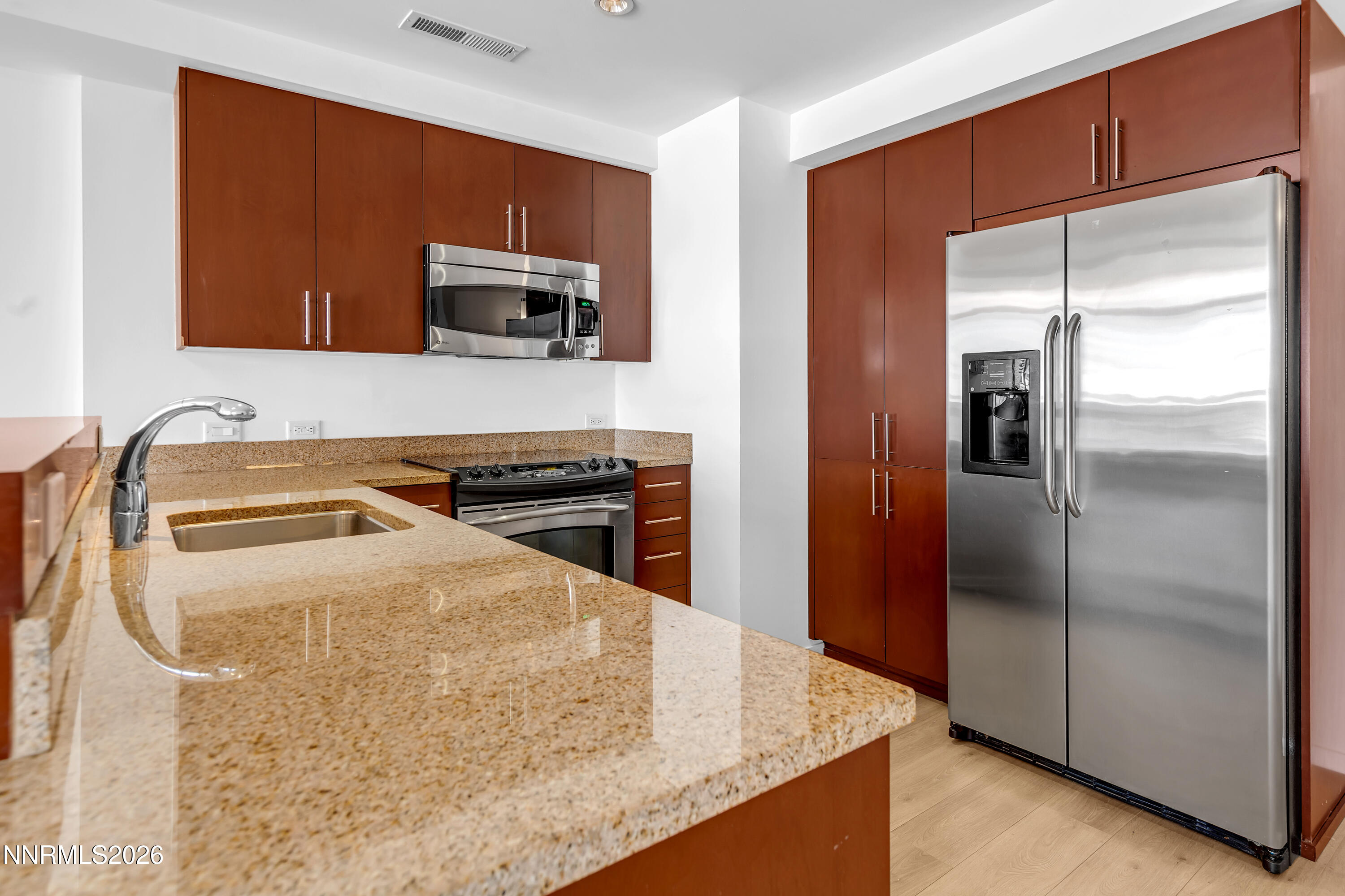 255 North Sierra Street, Unit 511 Reno, NV 89501 - Photo 8 of 37 NSierra255_511-003