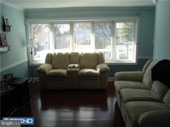 115 Ramble Road Cherry Hill, NJ 08034 - Photo 6 of 11 Living Room