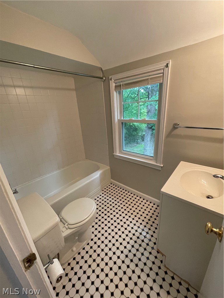 1292 Croyden Road Lyndhurst, OH 44124 - Photo 20 of 26