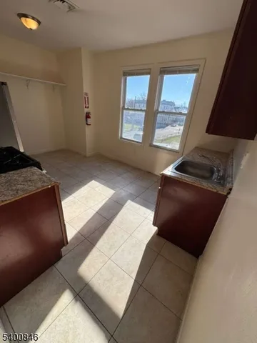 $2,600 | 209 21st Street, Irvington, NJ 07111