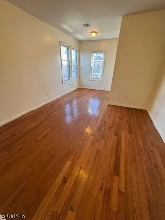 $2,550 | 209 21st Street, Irvington, NJ 07111