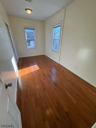 $2,550 | 209 21st Street, Irvington, NJ 07111