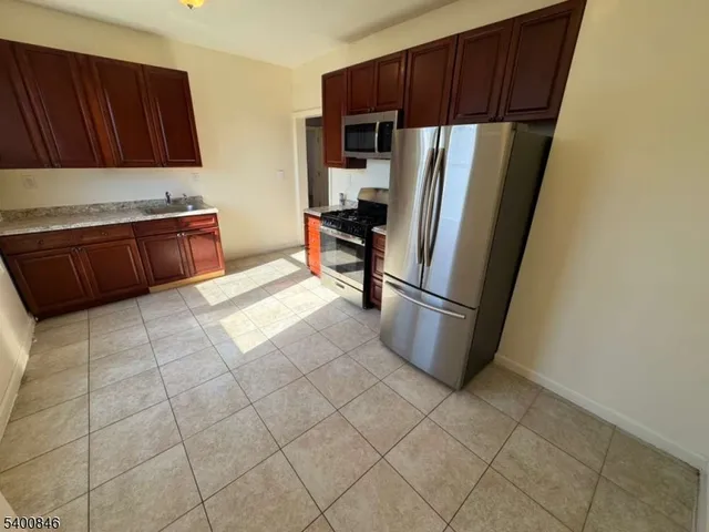 $2,600 | 209 21st Street, Irvington, NJ 07111