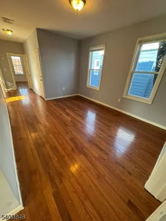 $2,550 | 209 21st Street, Irvington, NJ 07111