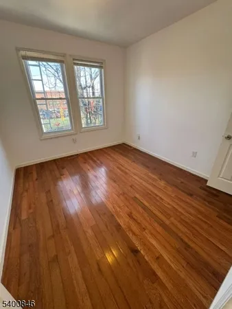 $2,550 | 209 21st Street, Irvington, NJ 07111