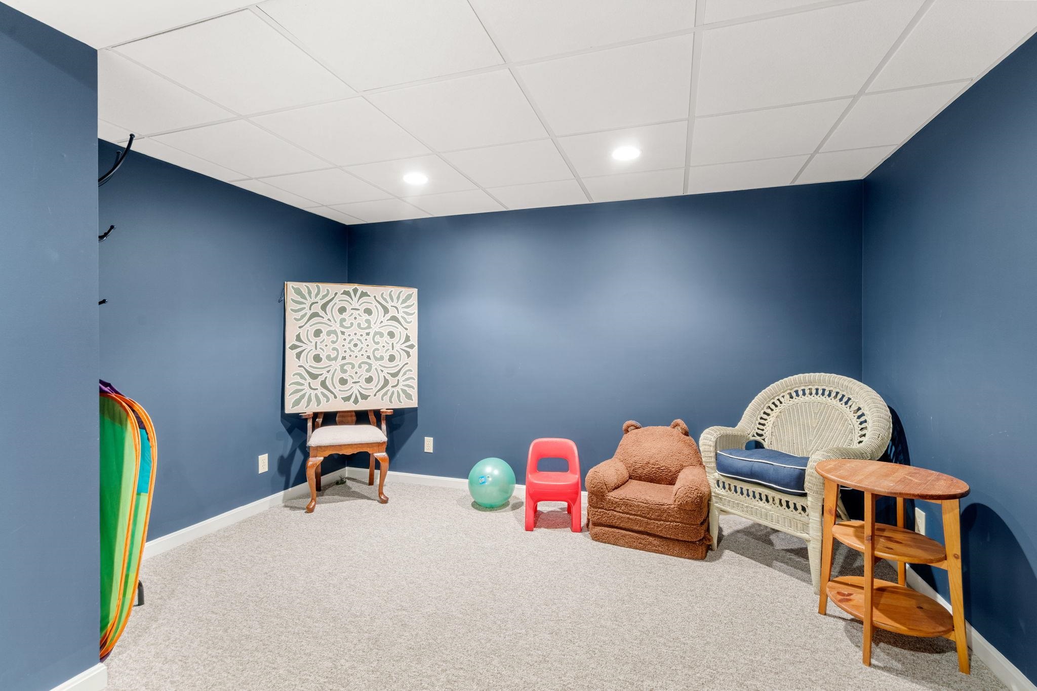 15 Fairhaven Road Nashua, NH 03060 - Photo 42 of 50