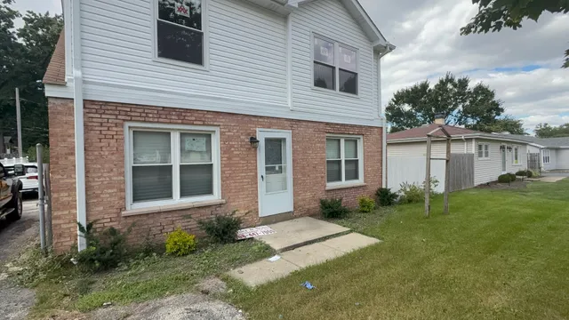 $375,000 | 242 Highland Road, Willowbrook, IL 60527