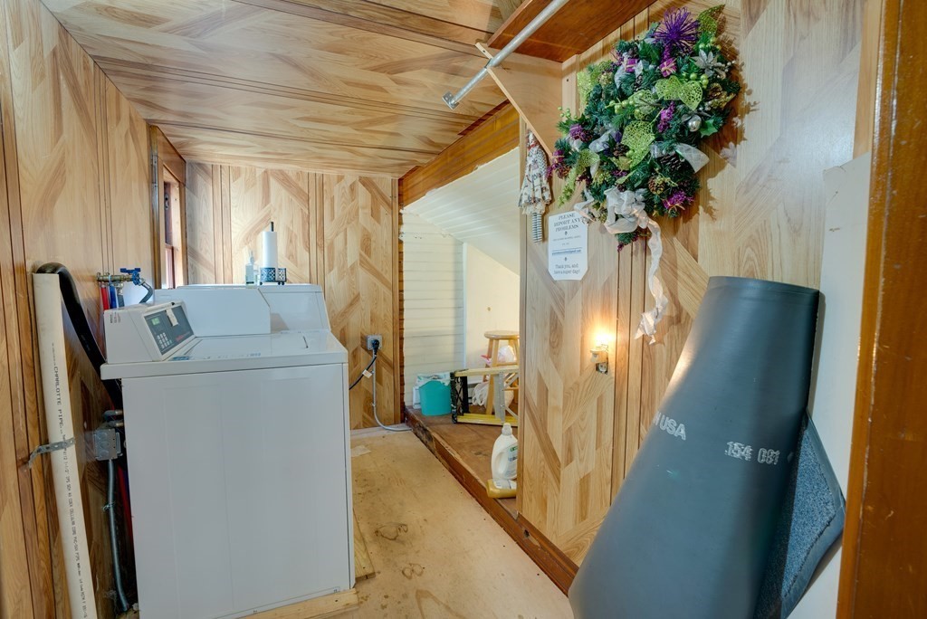 156 Chestnut Street, Unit 6 North Andover, MA 01845 - Photo 24 of 27 a entryway with furniture and a potted plant