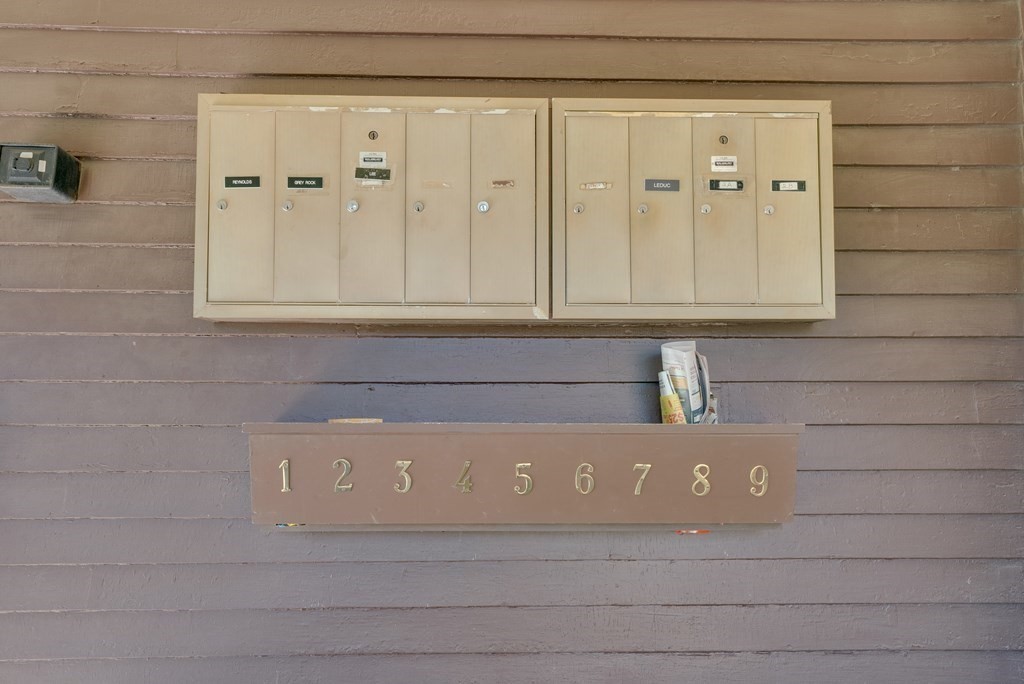 156 Chestnut Street, Unit 6 North Andover, MA 01845 - Photo 25 of 27 a close view of stove in the kitchen