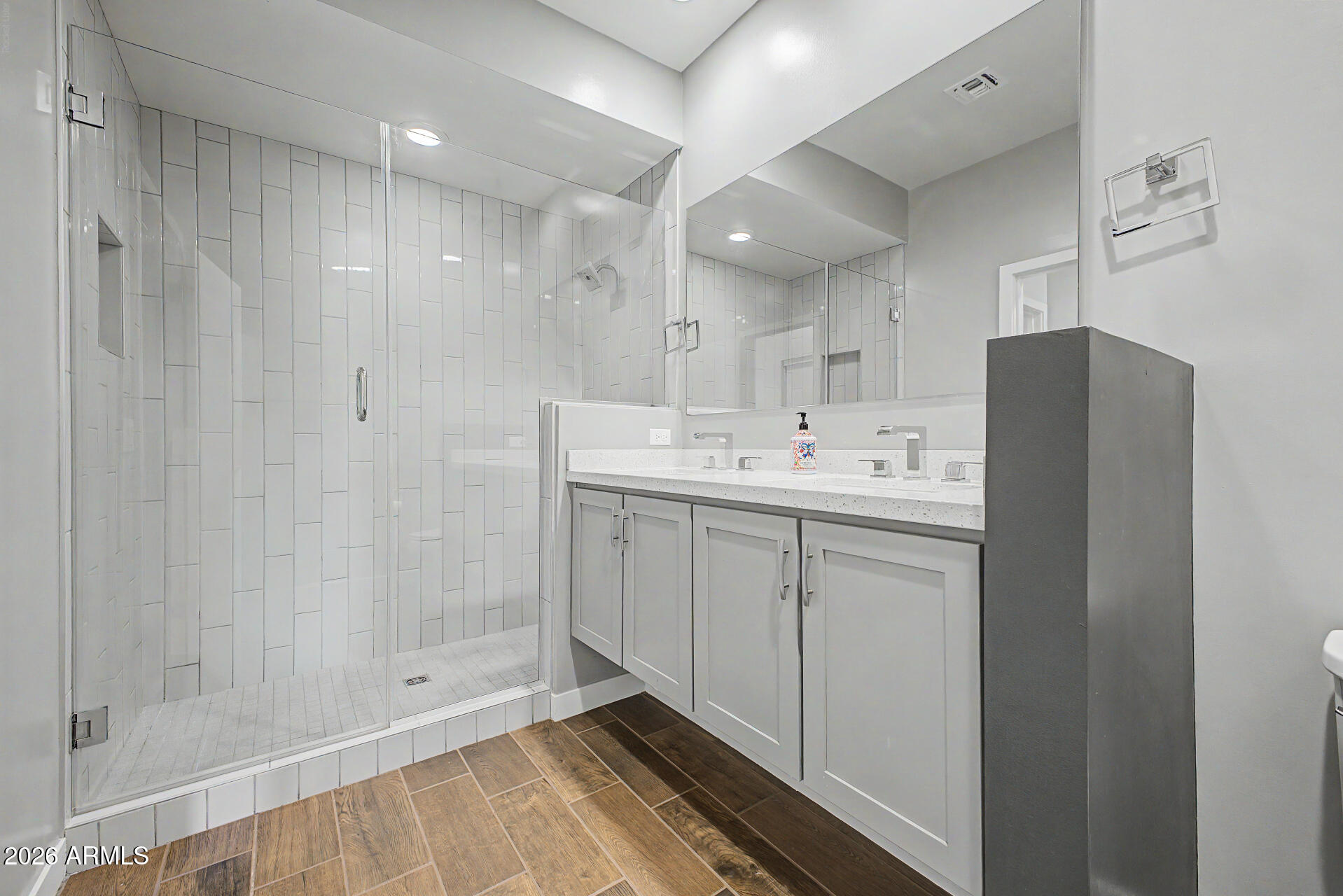 325 East Coronado Road, Unit 20 Phoenix, AZ 85004 - Photo 20 of 41 Primary Bath