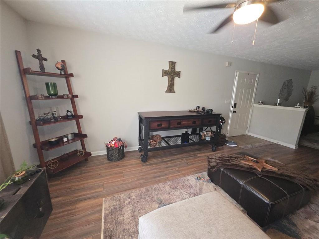 6102 Fairington Ridge Circle Lithonia, GA 30038 - Photo 4 of 22 a living room with furniture