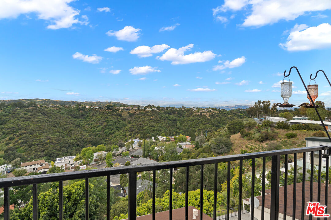 2385 Roscomare Road, Unit F10 Los Angeles, CA 90077 - Photo 13 of 35