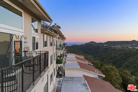 $1,150,000 | 2385 Roscomare Road, Unit F10, Los Angeles, CA 90077