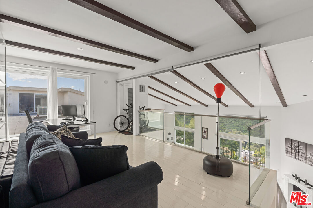 2385 Roscomare Road, Unit F10 Los Angeles, CA 90077 - Photo 15 of 35