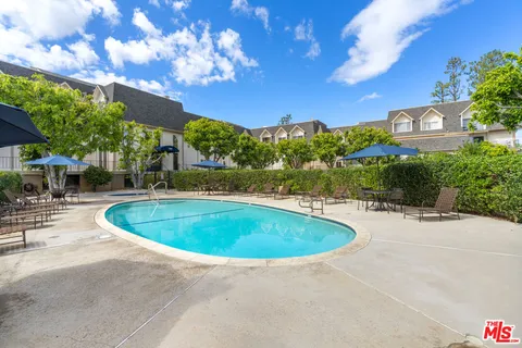 $1,150,000 | 2385 Roscomare Road, Unit F10, Los Angeles, CA 90077