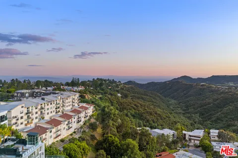$1,150,000 | 2385 Roscomare Road, Unit F10, Los Angeles, CA 90077